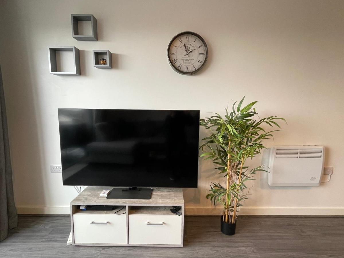 Balcony Marina Apartment With City Skyline Views - Free Secure Parking Manchester Dış mekan fotoğraf